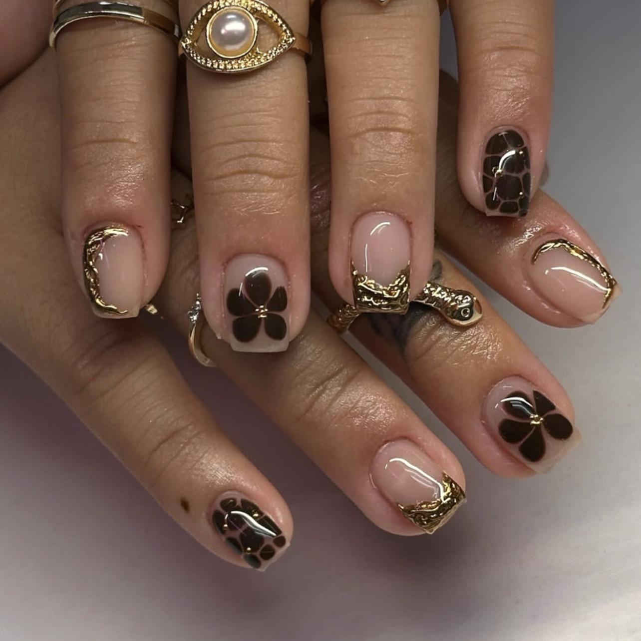 Brown Petal Flower 3D Short Square Wearable Nail Tips