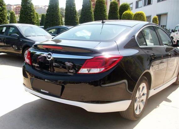 

Задняя нижняя накладка (под покраску) для Opel Insignia 2008-2017 гг