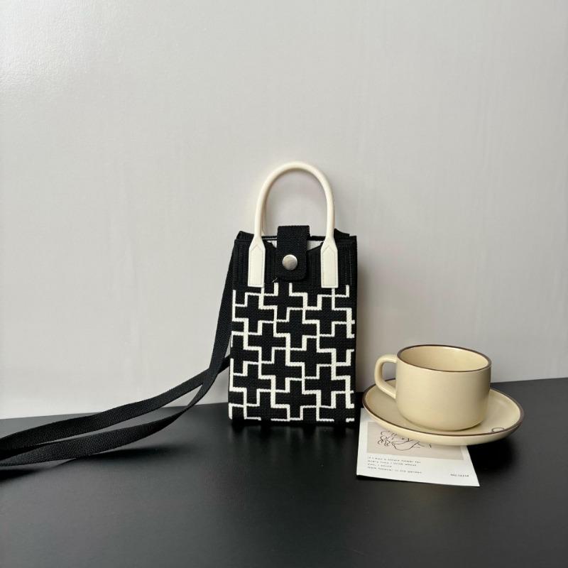 Mobile phone bag flower knitted bag niche versatile shoulder messenger bag trendy tote bag flower knitting