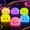 LED Brötchen Squishy Leuchtender Stressball Aufleuchtender Blasen-Spucker Realistisches Gedämpftes Ästhetisches Schreibtischdekor