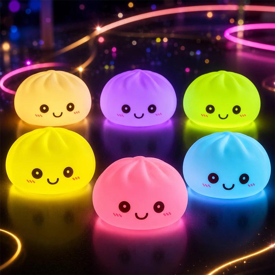 LED Brötchen Squishy Leuchtender Stressball Aufleuchtender Blasen-Spucker Realistisches Gedämpftes Ästhetisches Schreibtischdekor