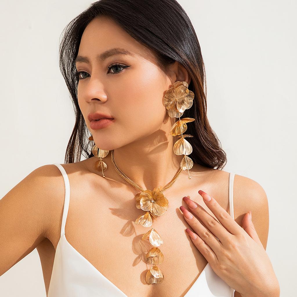 Charm-Ohrringe, lange Quasten, Halskette, Damen-Set, romantisch, elegant, Ginkgo-Blatt-Anhänger, Schmuck-Set, geometrisch, Urlaubsparty, Geschenk-Accessoires