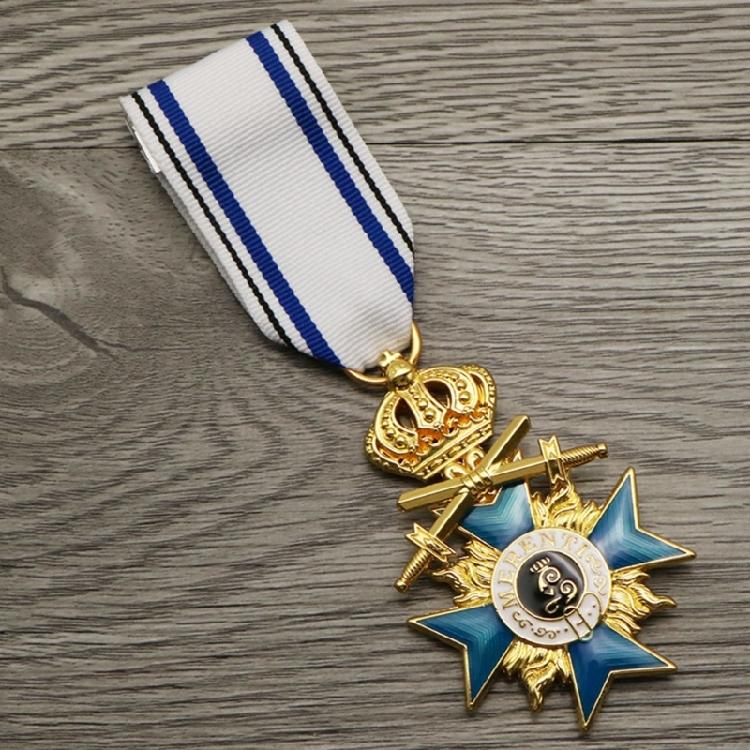 Order of the Bavarian Crowns Medals Lapel Pin Militarys Medals Pin Badge Prussia Crowns Crosses Medals Decorative Brooch
