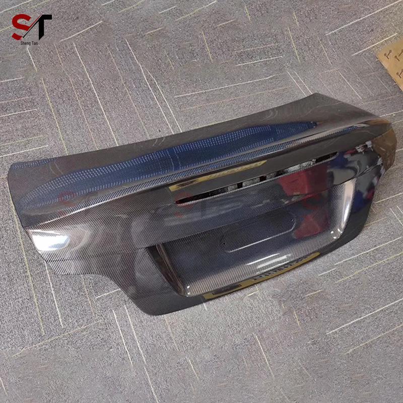 BMW 1 Series E82 CSL Style Carbon Fiber Ducktail Trunk Spoiler