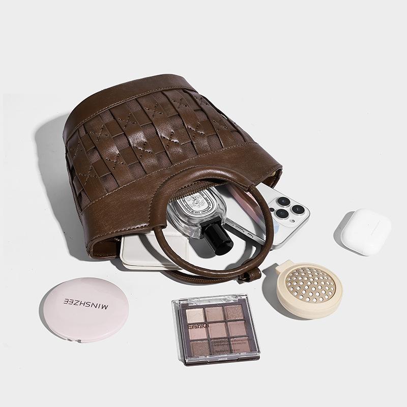 Vintage Woven Niche Design Bucket Bag 2025 Autumn New Style Basket Bag Elegant Versatile Handbag Shoulder Bag