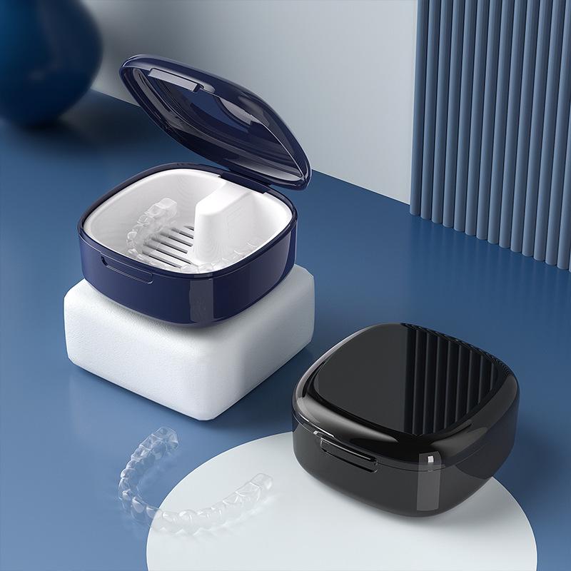Mallette de nettoyage portable pour prothèses dentaires et appareils orthodontiques pour personnes âgées