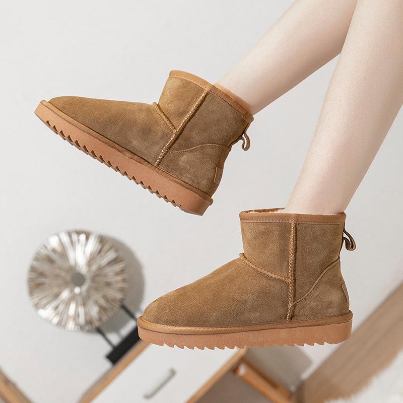 Unisex Suede Cowhide Snow Boots - Thickened Mid-Calf Leather for Warmth, Ideal for Cold Weather
