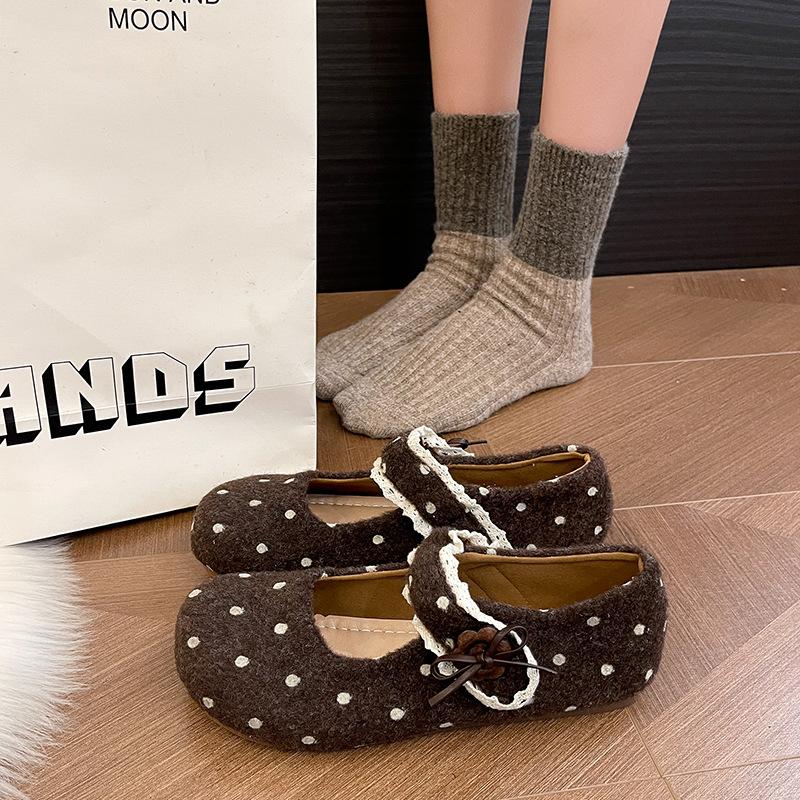 Polka dot Mary Jane women's shoes autumn and winter new one-word strap flat-soled single shoes retro soft-soled shallow-mouth single shoes