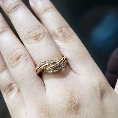 Huitan New Arrival Stylish Trendy Rings High Quality Gold Color Color Women Brilliant Cubic Zirconia Finger Rings Bridal Gathering Wedding Occasion