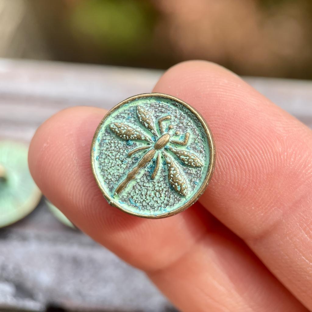 10pcs 17mm Vintage Metal Shank Buttons, Dragonfly Engraving with Green Patina, DIY Jewelry Accessories Flower Button Clothing Accessories