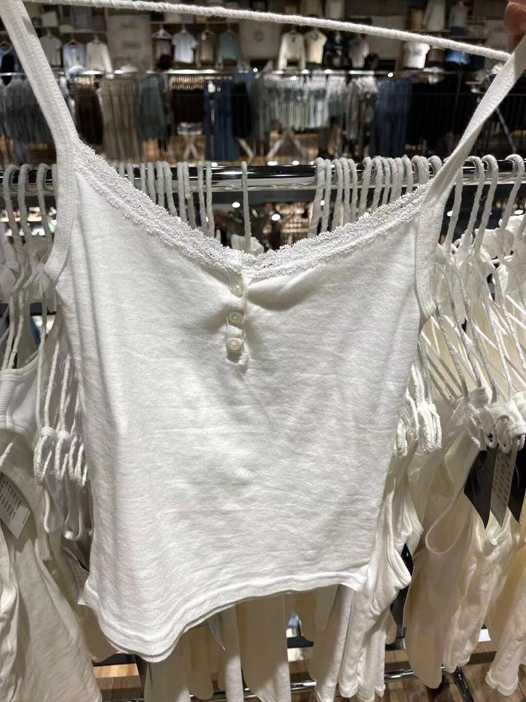 BM Tarzı Kadın Yazlık Pamuklu Fitilli Atlet Yedek Düğmeli Askılar ve Amerikan Danteli.