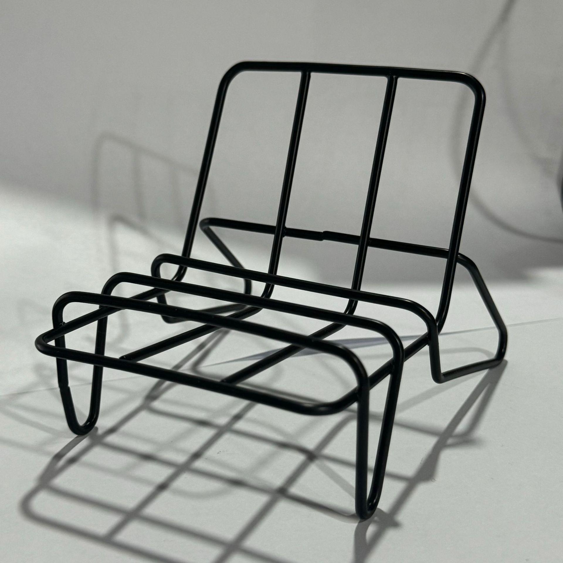 Minimalist Iron Chair Phone Holder: Portable, Creative, Multi-Functional Bedside Stand