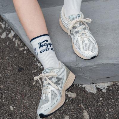 MONTH IN MONTH OUT Happily Crew Socks WHITE&NAVY