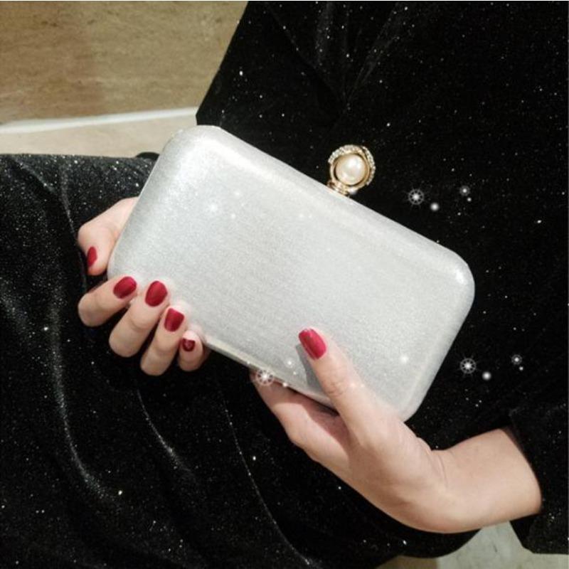 

New sequined clutch bag women s diamond-encrusted banquet bag dinner bag oblique span small square bag trendy fashionable versatile small срібний