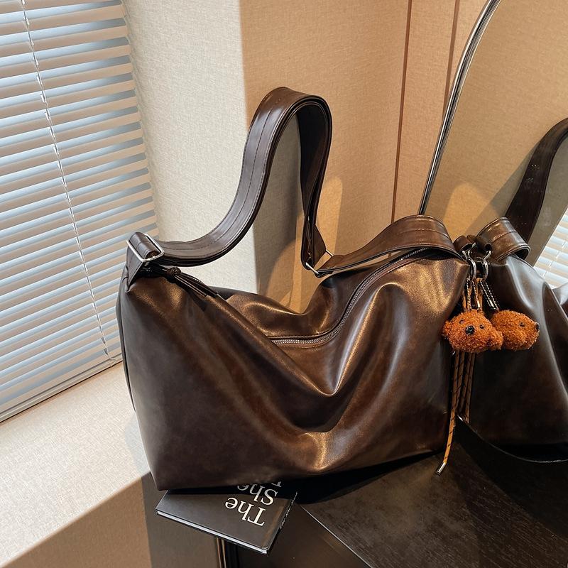 Retro Bag Women's Large-capacity Fashionable Solid Color Oblique Span Shoulder Bag Women's Autumn and Winter Bag High-end Travel Bag