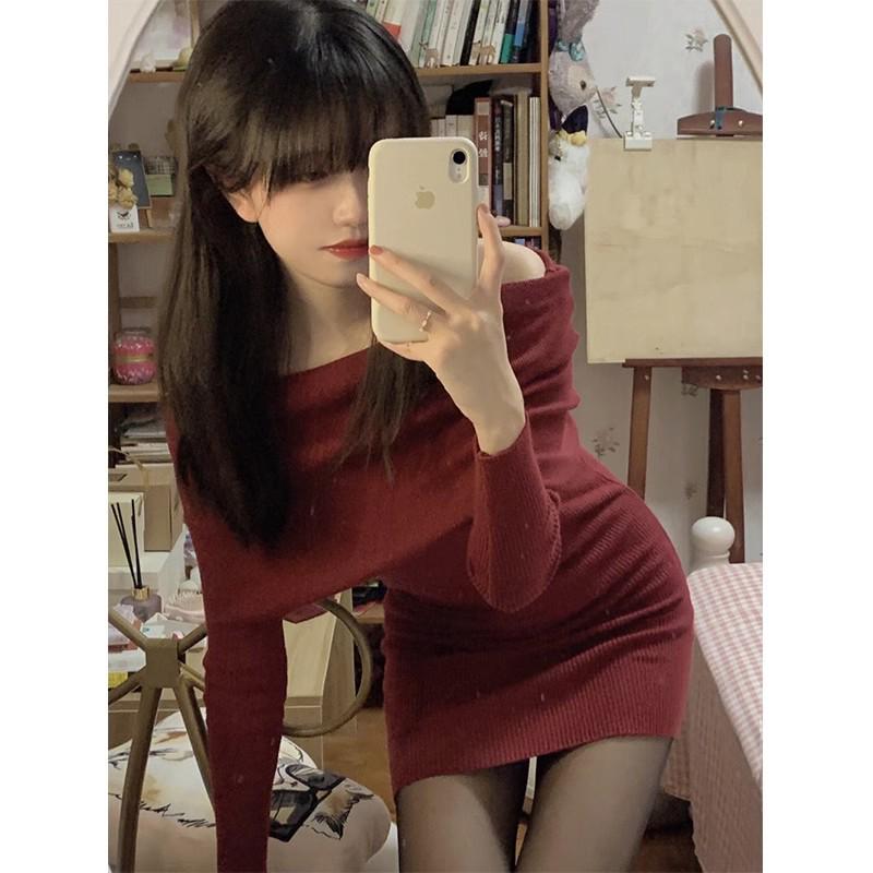 Women's One-Shoulder Red Knit Bodycon Dress - Spring/Autumn 2026 Spicy, Elegant Short Skirt