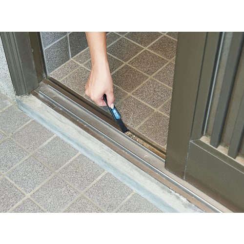 JIT: The savior of groove cleaning! One tool fits four widths. It scrapes out all the dirt from gaps and grooves. A groove expert who cleans all the d