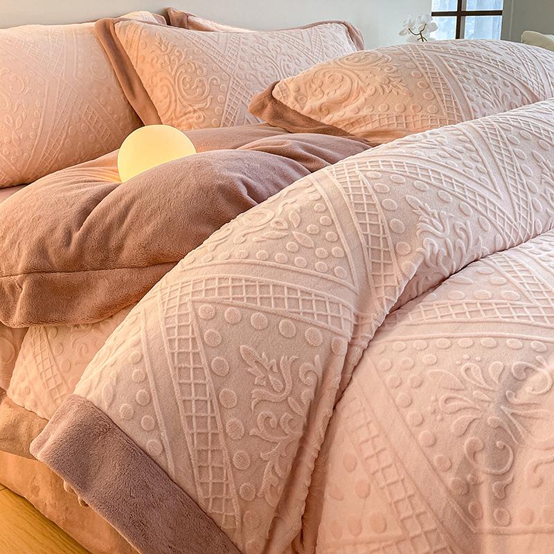 Luksusowy zimowy komplet pościeli z aksamitu w kolorze koralowym - 4-częściowa dwustronna kołdra i prześcieradło z aksamitu zapewniające najwyższy komfort.