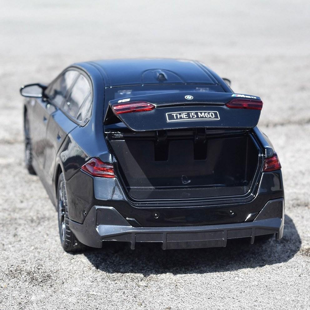 MeinAuto 1:24 Skala Die-Cast Legierung BMW i5 M60 Modellauto Sammlerfigur - Schwarz