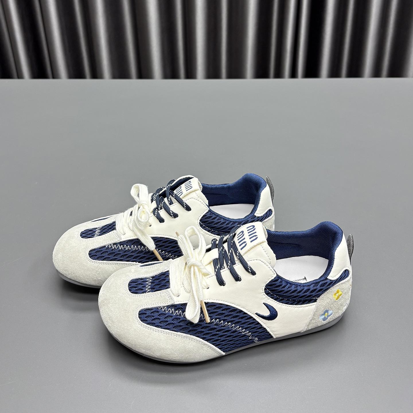 

Mesh German training shoes women s autumn 2025 new round head platform casual comfortable versatile color matching sports shoes tide 40