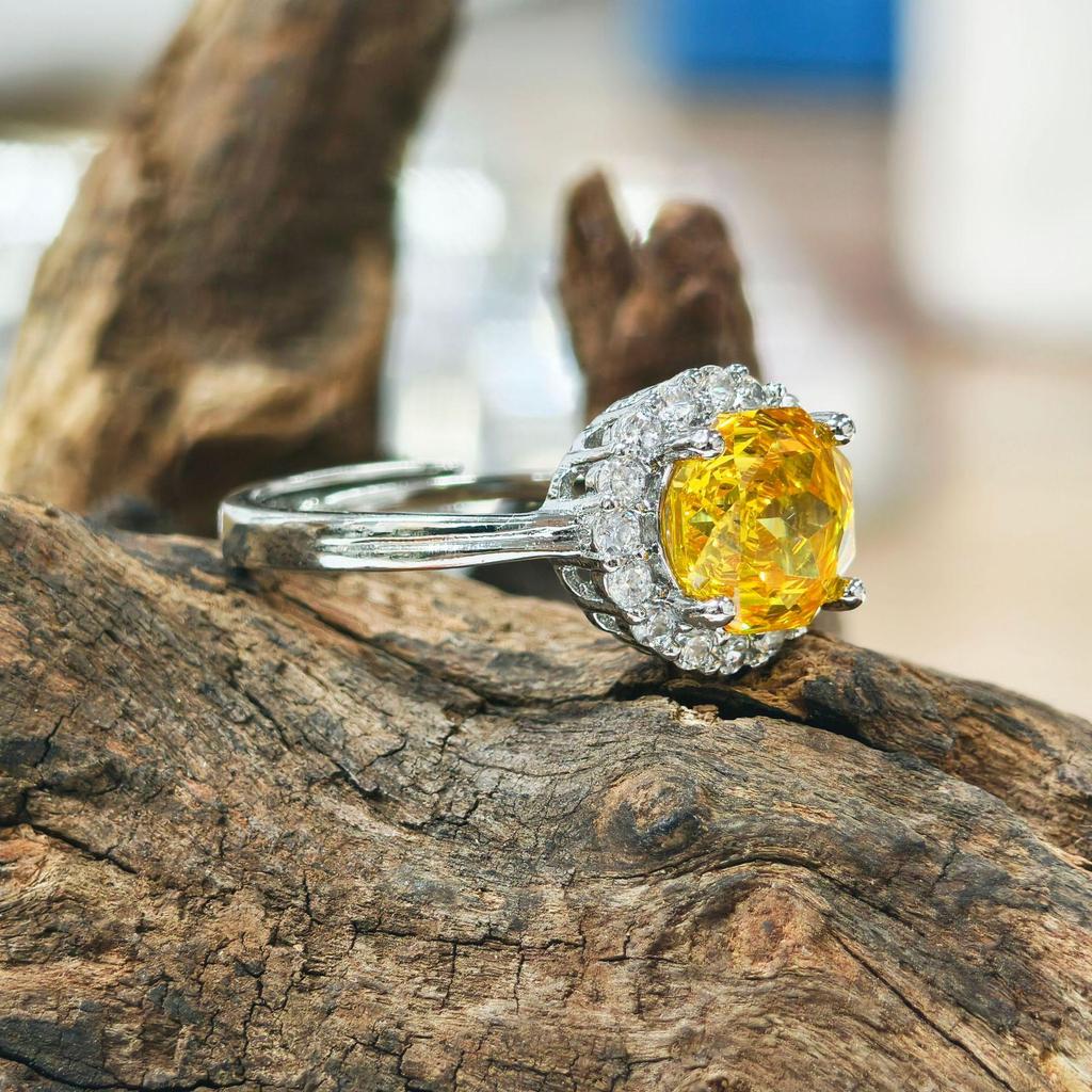Gusen Exquisite High-Carbon Diamond & Yellow Zircon Ring and Earring Set