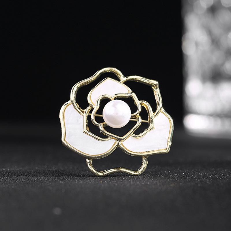 

Брошь из полого жемчуга высокого качества, корсаж из сплава «Камелия», женская одежда, булавка, имитация рябчика, брошь белый