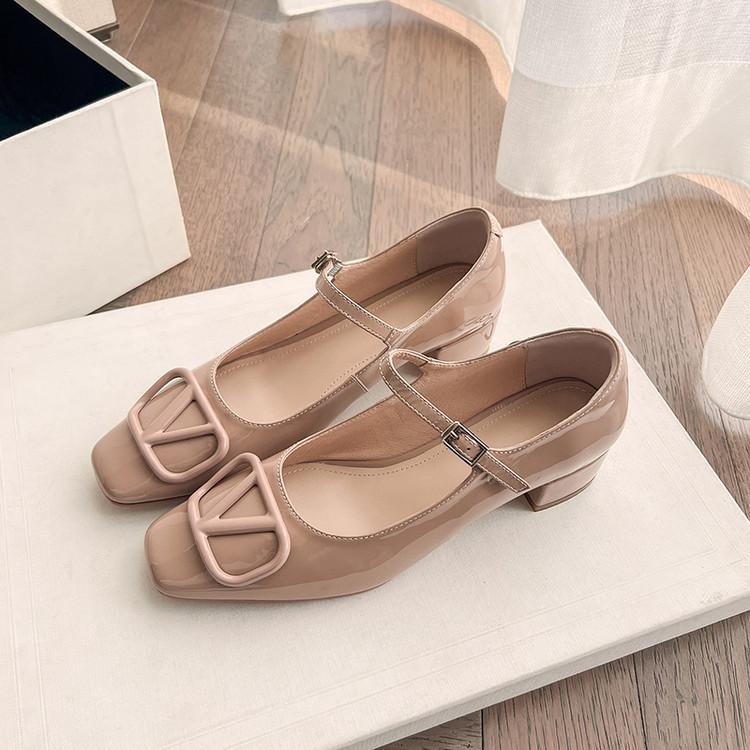 French square head medium heel Mary Jane shoes 25 new V buckle single shoes retro thick heel versatile women's shoes patent leather high heels