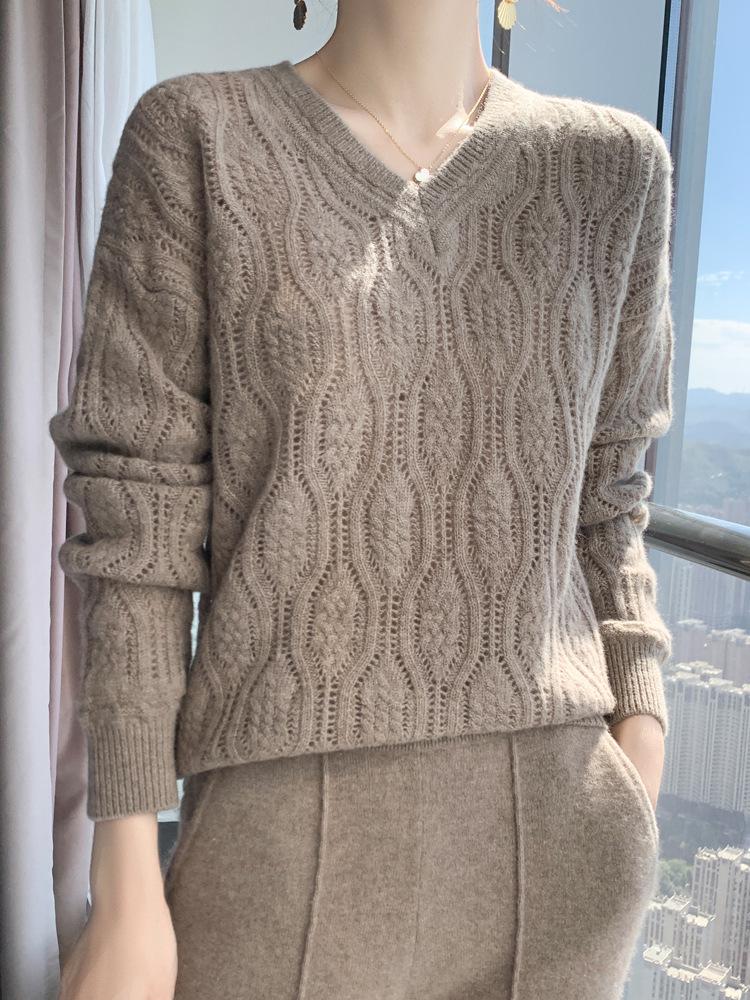 Women's V-Neck Cable Knit Wool Sweater - Loose Casual Fit for Autumn and Winter