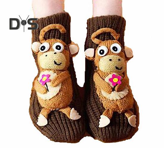 

1 пара зимних носков с 3D-принтом с животными из мультфильмов, вязаные нескользящие утолщенные эластичные теплые носки средней длины с подошвой в силиконовые точки коричневый