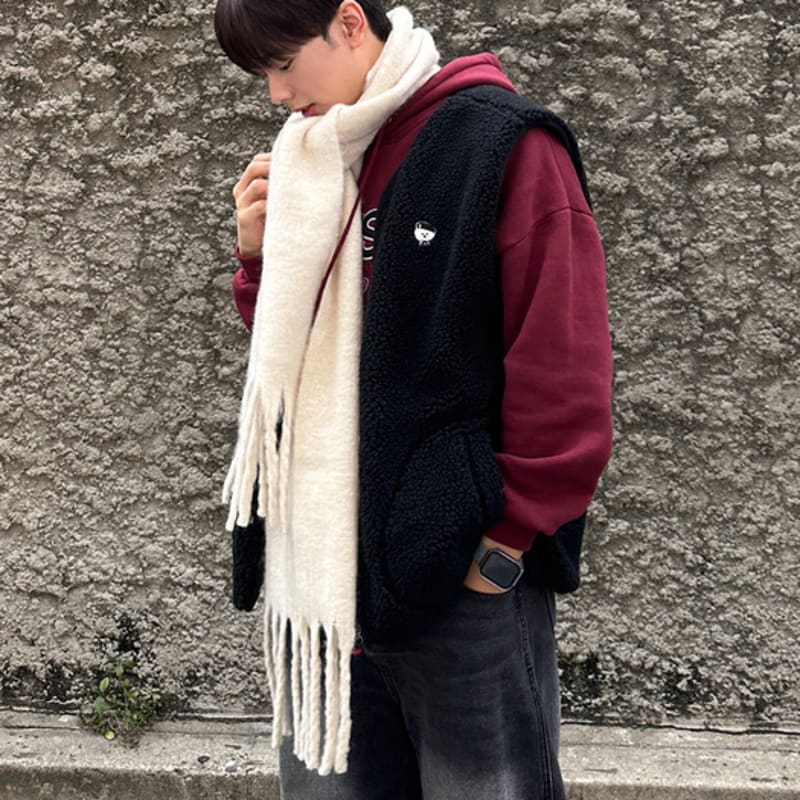 beyondcloset Normantic Logo Brush Garment Muffler Ivory