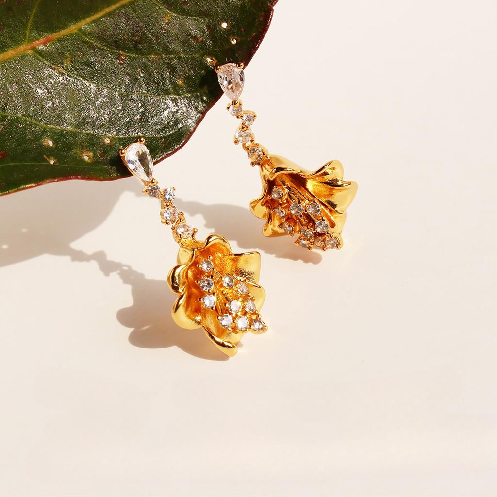 Francuskie Retro High-End Złote Kolczyki Kwiaty Rozkloszowane Modne I Delikatne Mikro-Inkrustowane Cyrkoniami Kolczyki Sztyfty Kwiaty 943