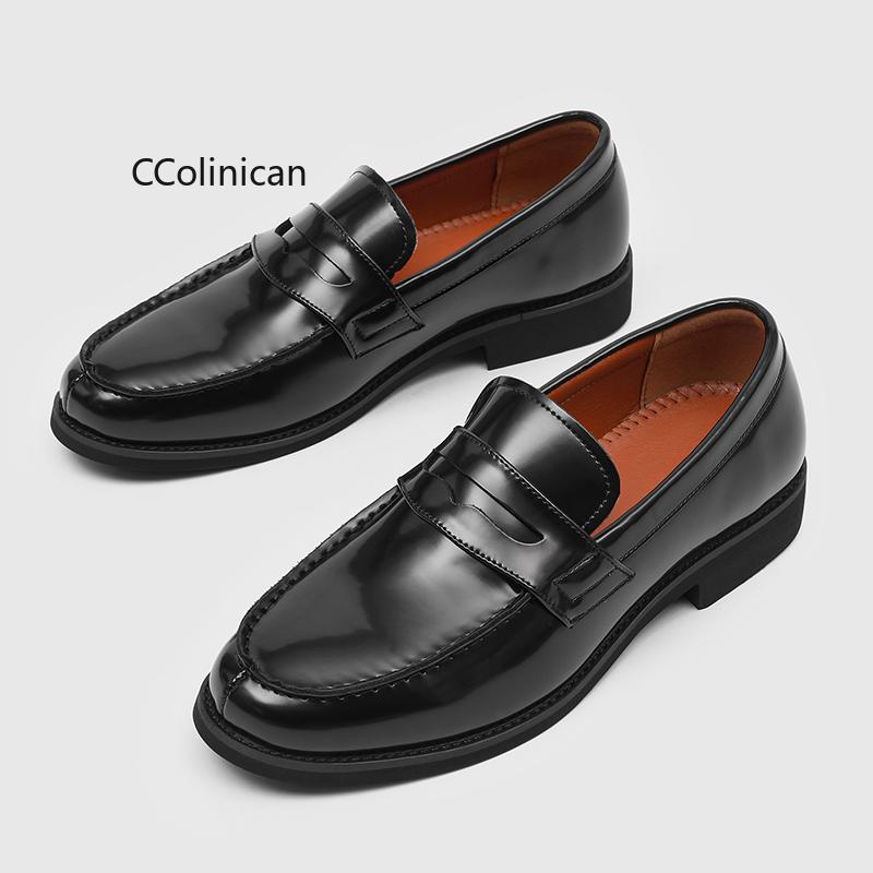 Hot Luxury Slip On Dress Shoes Men Genuine Leather Italian Loafer Shoes For Men Black Patent Leather Formal Oxford Men Wedding