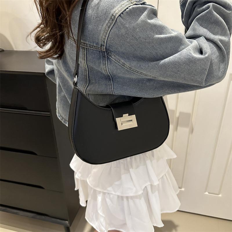 Sac à Bandoulière Tendance Streetwear en Cuir PU Pour Femmes Nouveau Design 2024