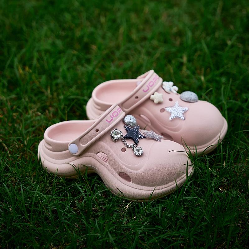 Lochschuhe, Damen neuer Sommer-Außenbereich rutschfest, desodorierend, kühle Hausschuhe, atmungsaktive und erhöhte dicksohlige Bag-Head-Hausschuhe