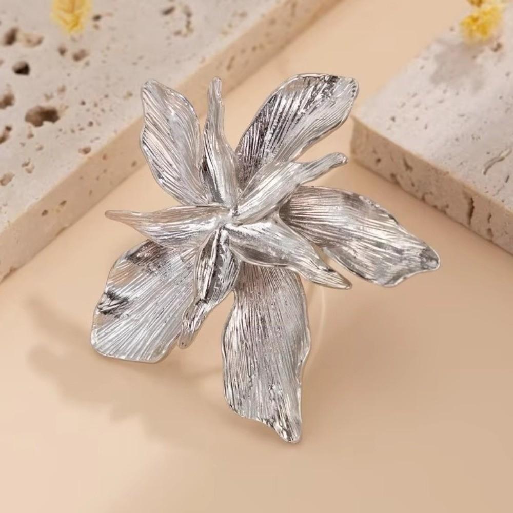 Verstellbarer Metall-Blumenring Zink Zinklegierung Unregelmäßiger Geometrischer Blütenblattring Gold Großer Floraler Ring Party