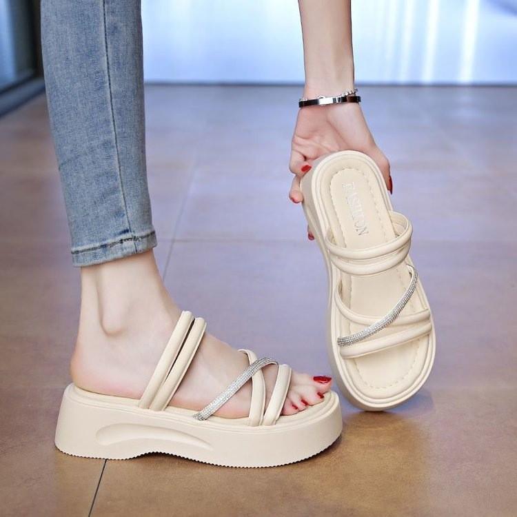Beautiful outer wear thick-soled cool slippers women's summer new high-end skirt one-word drag beach shoes