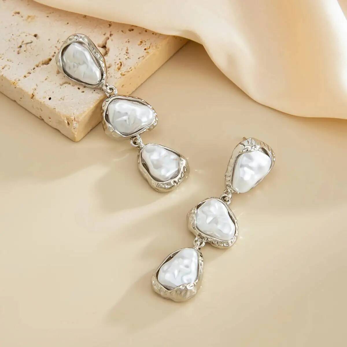 

Ingemark Elegant Imitation Pearl Water Drop Long Tassel Earrings for Women Trend Retro Pierced Dangle Earrings Wedding Jewelry