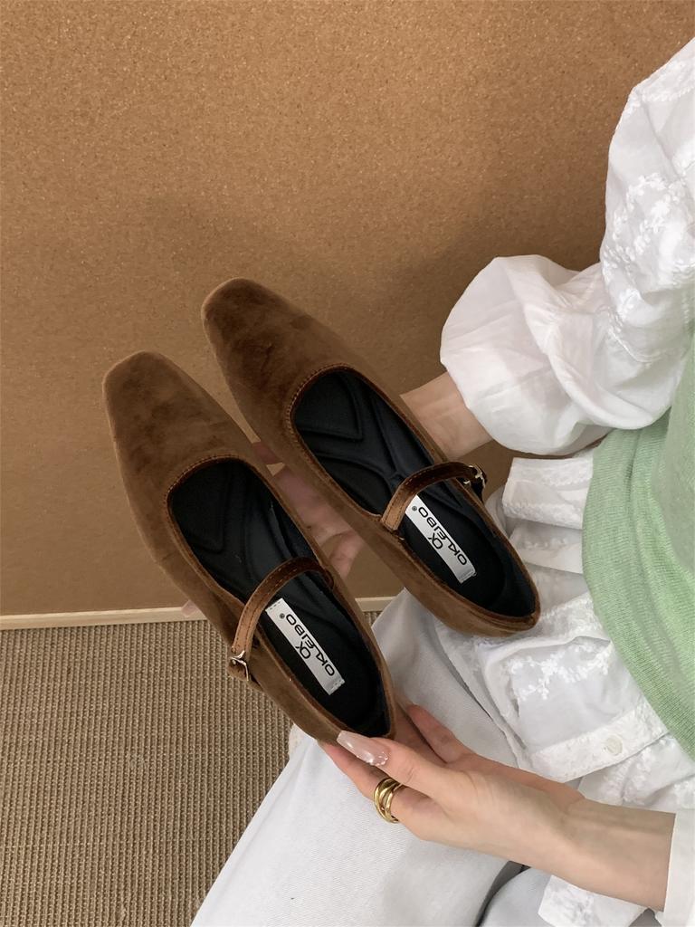 Design Sense Niche One-word Buckle Shallow Mouth Single Shoes Women's 2025 New Late Evening Breeze with Skirt Mary Jane Grandma Shoes