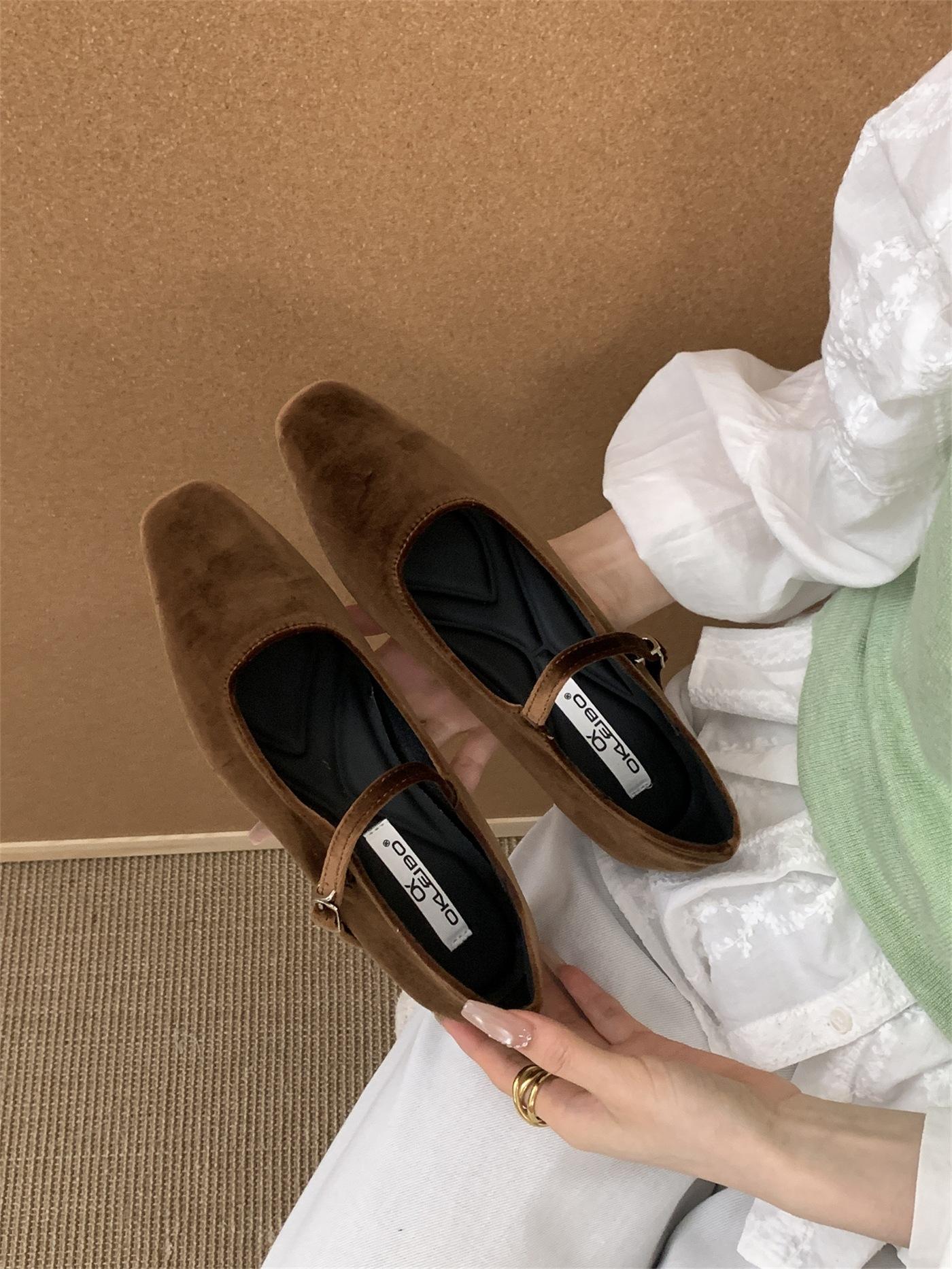 

Дизайнерские нишевые туфли-лодочки с неглубоким вырезом и пряжкой, женские, новые 2025, поздний вечерний бриз с юбкой, туфли Мэри Джейн для бабушки 39 коричневый