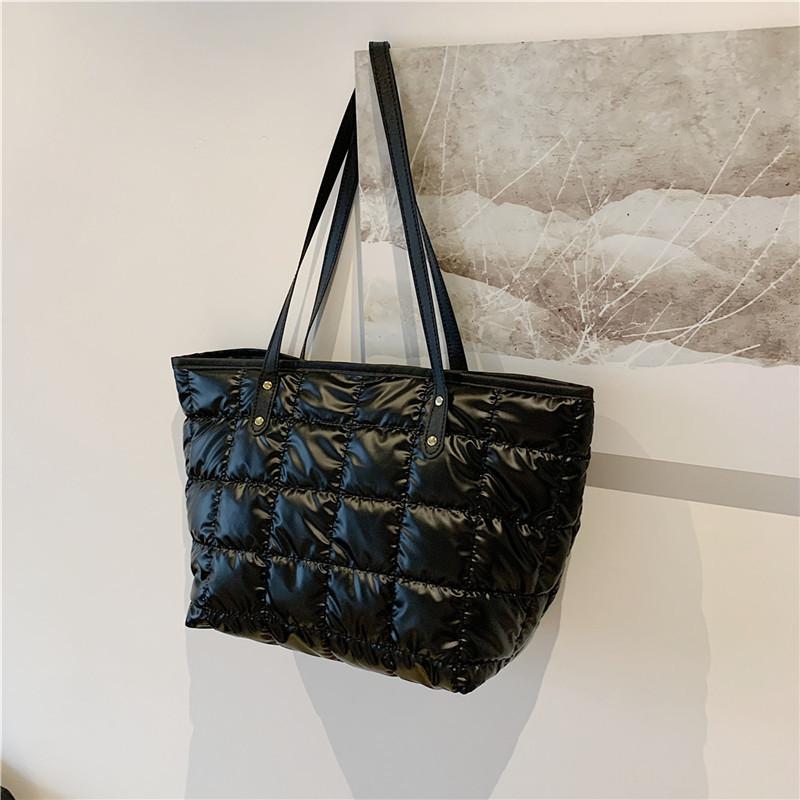 

Chic Champagne Gold Crossbody Bag For Women Featuring Fashionable Casual Design Black