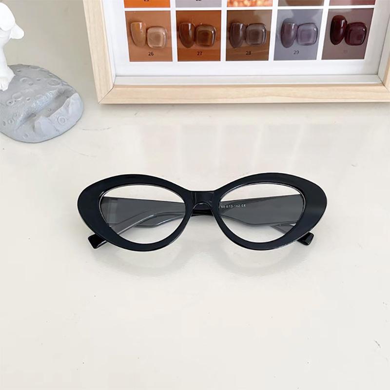 Luxury Brand Designer Vintage Cat Eye Sunglasses Women For Men Sun Glasses Trendy Punk Popular Jelly Sexy Ladies Eyeglasses