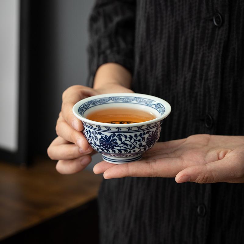 Ceramic Blue and White Underglaze Large Master Single Tasting Kung Fu Tea Bowl Retro Handheld Cup Wholesale