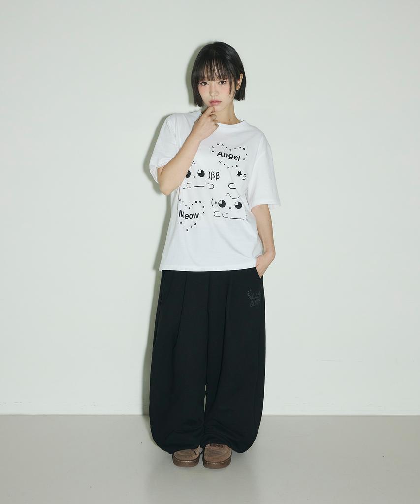 Seulliggeullou Logo Pintuck Wide Curved Sweatpants [Black]
