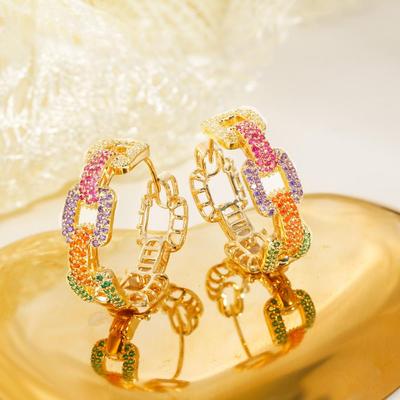 WWJ Exquisite Hollow Gold Color Hoop Orecchini Zirconia Multicolore Gioielli da Donna