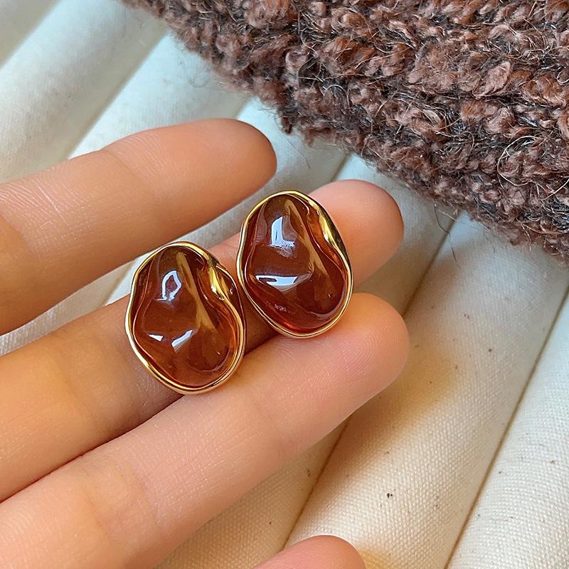 European Trend New High Design Luxury Amber Earrings For Women Fashion French Retro Style Jewelry Girl Gift Accessories