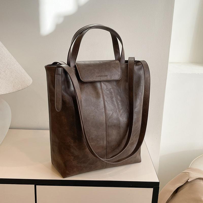 Large Capacity Leather Messenger Bag Messenger Bag Women's Bucket Bag Women's High-end Shoulder Bag Commuting To Work