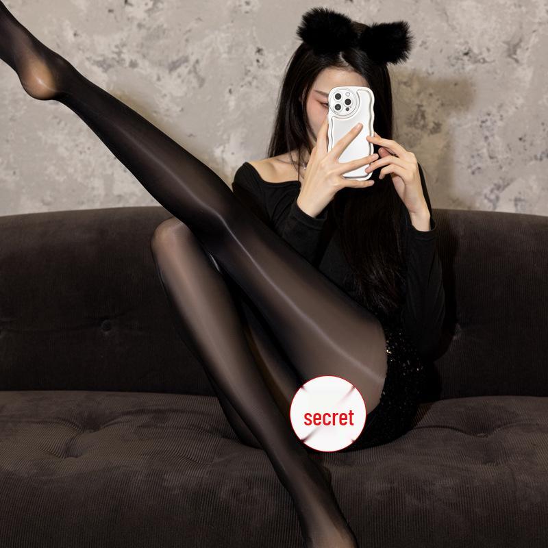 Yuanbao Shiny Aurora Horse Oil Seamless Pantyhose - Anti-Snag, High Waist, Abdomen Control Stockings with Apple Hips Design.