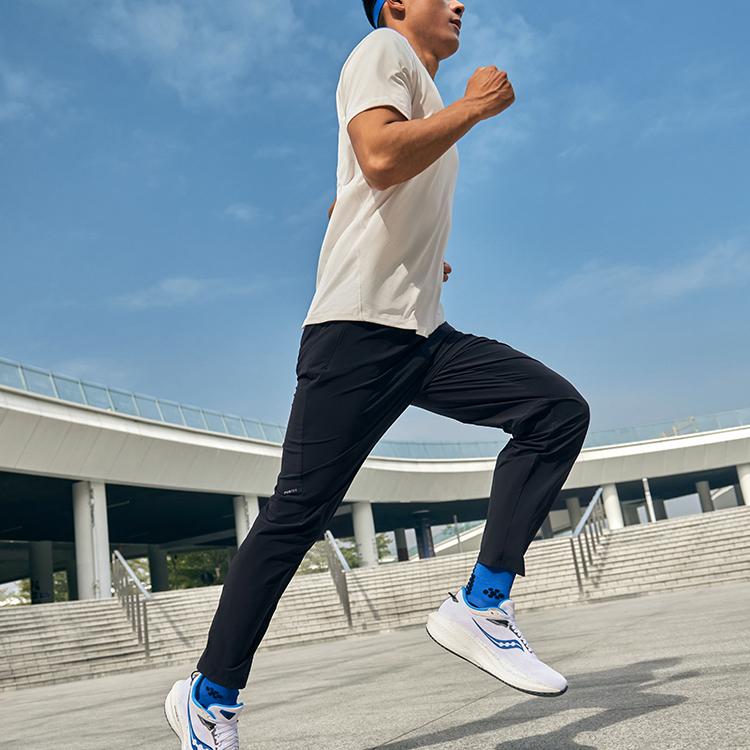 SAUCONY Solid Logo Training Woven Straight Leg Casual Pants Men Pants Black SC2249025A-BK01