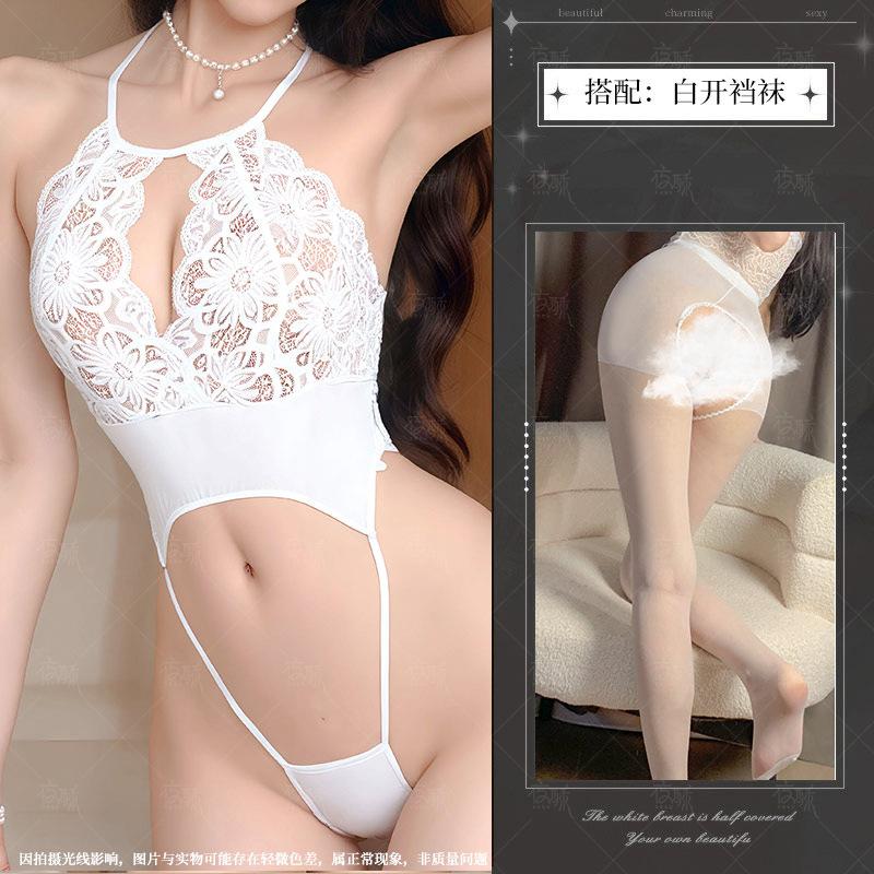 Sexy underwear, sexy pajamas, small breasts, shame onesie, female seduction, no transparent passion clothes on the bed