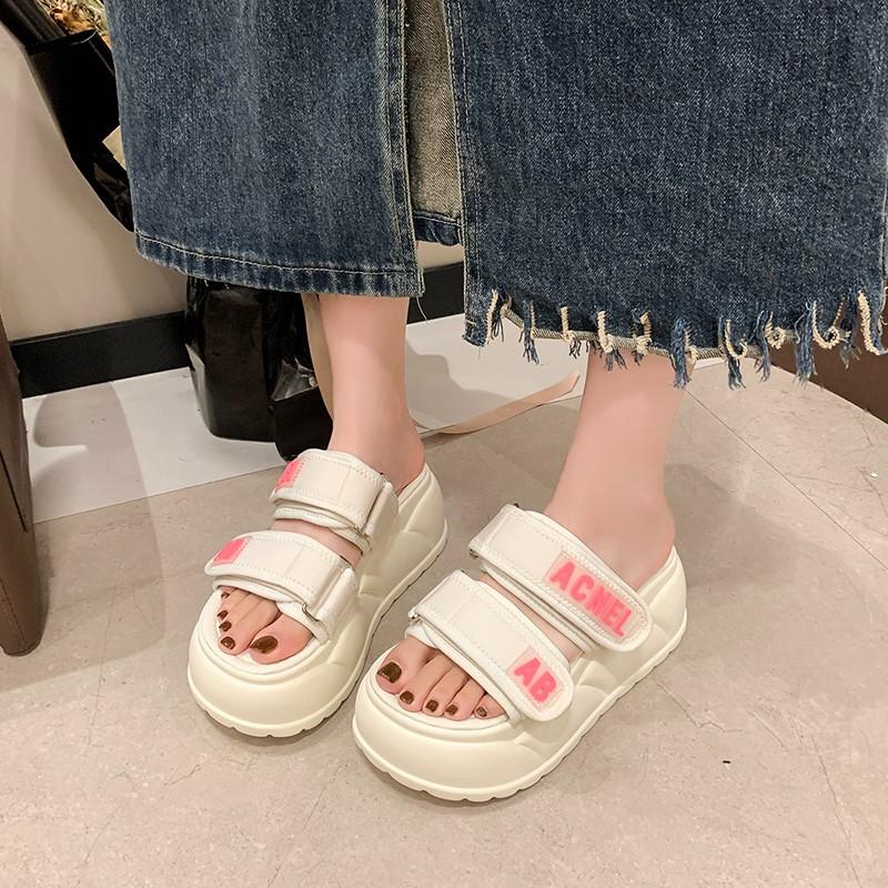 fashion Women's Thick Soled Slippers for Summer Wear Fashionable Sandals 8cm Beach Soft Outdoor Thick Soled Slippers
